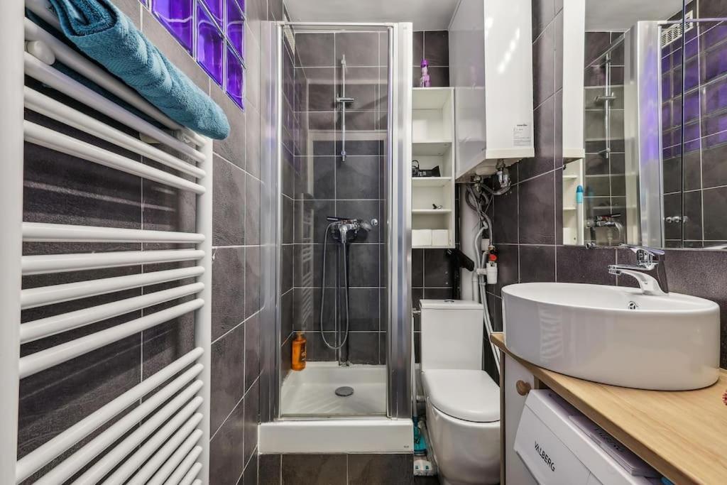 Elegant 1br In Front Of Montparnasse Tower Appartement Parijs